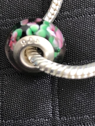 Pandora Gümüş kolye ve charm boncuklar