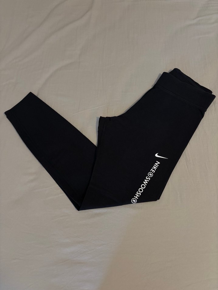 NİKE SWOOSH SİYAH TAYT - Görsel 2