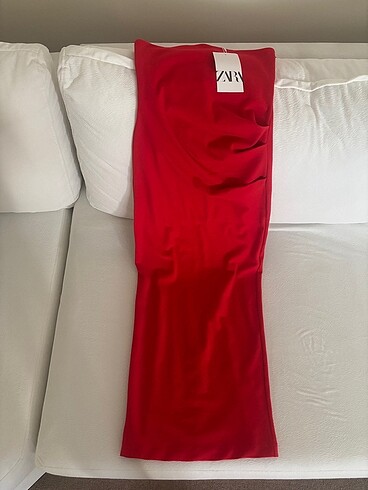 ZARA KIRMIZI ELBİSE