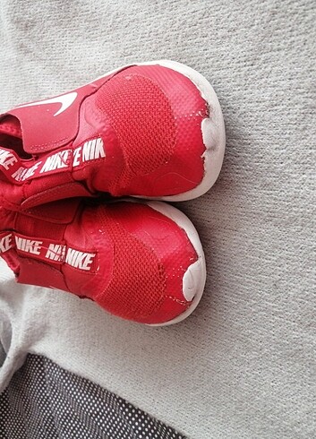 31 Beden kırmızı Renk nike cocuk spor 