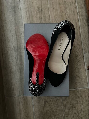 Süet ve Swarovski taşlı stiletto