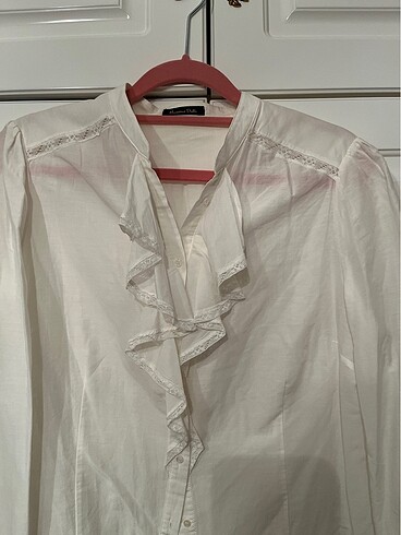 Massimo Dutti Massimo Dutti dantel detaylı krem rengi bluz