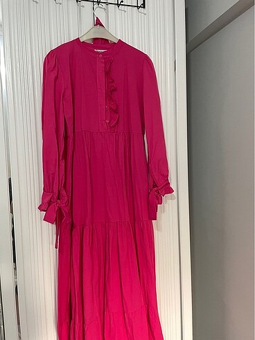 PEMBE TESETTÜR ELBİSE