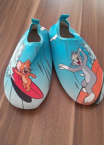 Renkli Tom ve Jerry Baskılı Kaydırmaz Terlik
