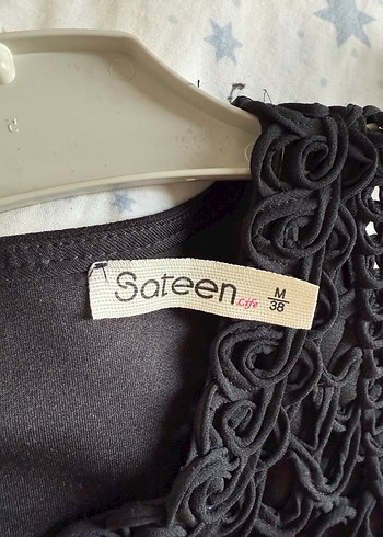 Dantel Detaylı Siyah Midi Elbise - Görsel 3