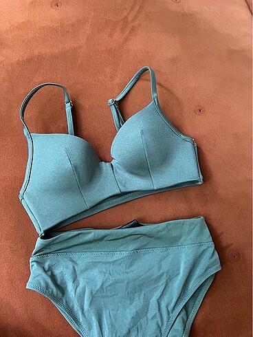 32 Beden yeşil Renk H&M bikini takımı