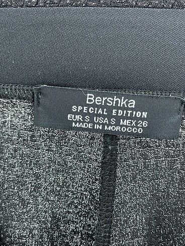 s Beden siyah Renk Bershka Kumaş Pantolon %70 İndirimli.