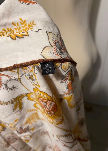 Bej Çiçek Desenli Kadın Gömlek - Görsel 10