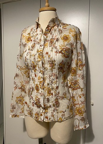 Bej Çiçek Desenli Kadın Gömlek - Görsel 2