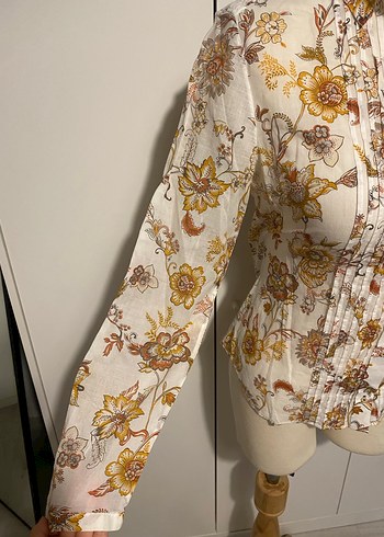 Bej Çiçek Desenli Kadın Gömlek - Görsel 5