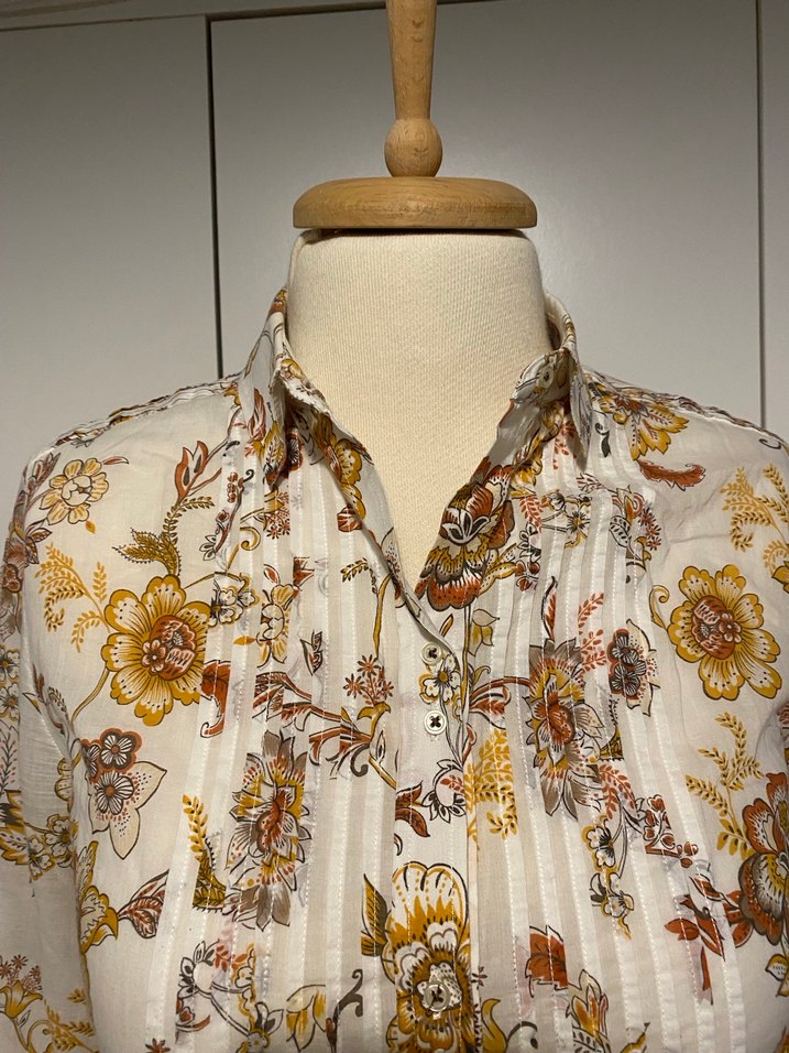 Bej Çiçek Desenli Kadın Gömlek - Görsel 4