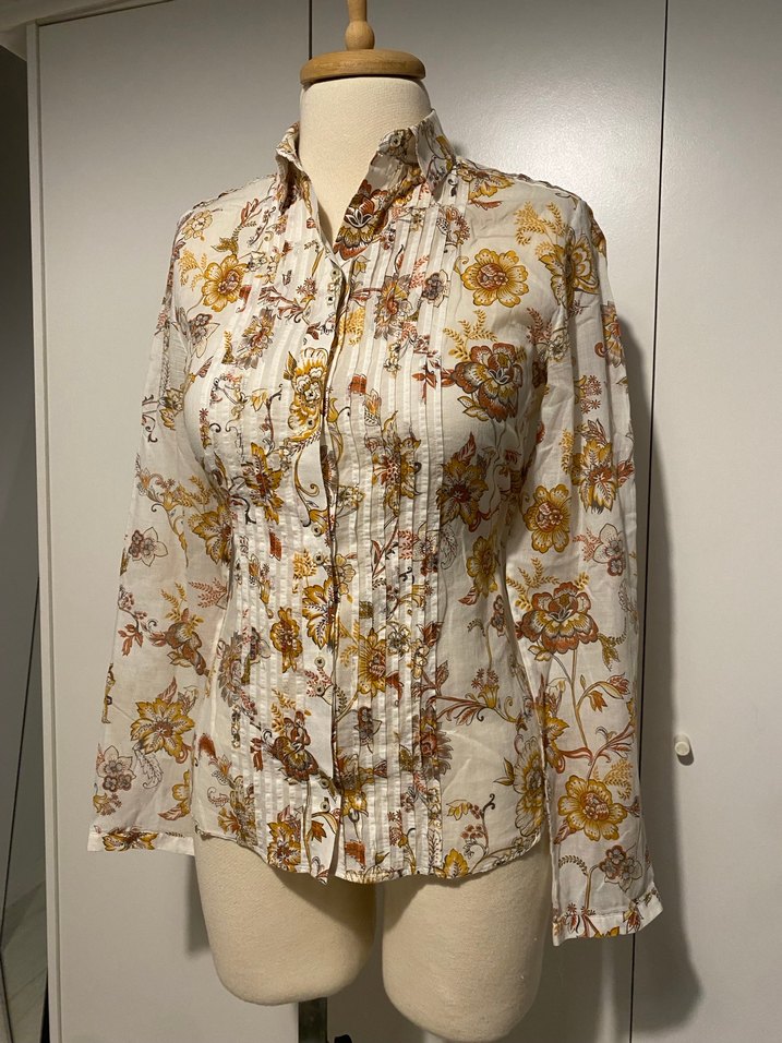 Bej Çiçek Desenli Kadın Gömlek - Görsel 2