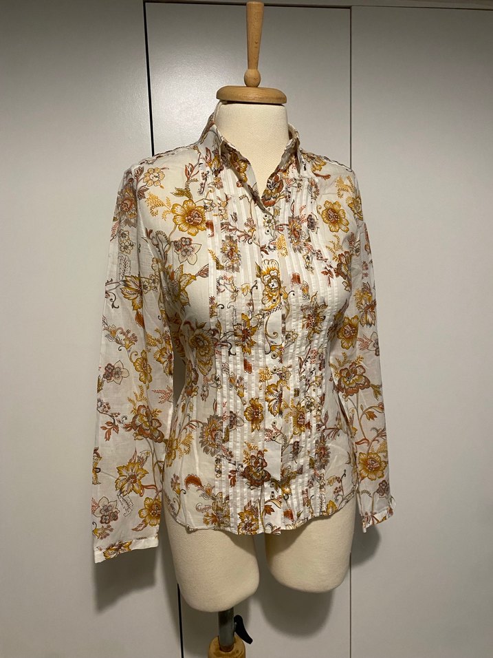 Bej Çiçek Desenli Kadın Gömlek - Görsel 3