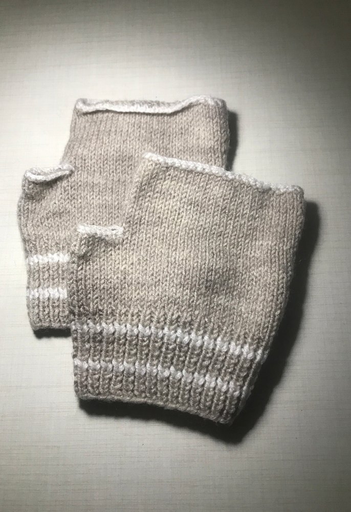 Bej Gri Örgü Kadın Eldiven - Görsel 2