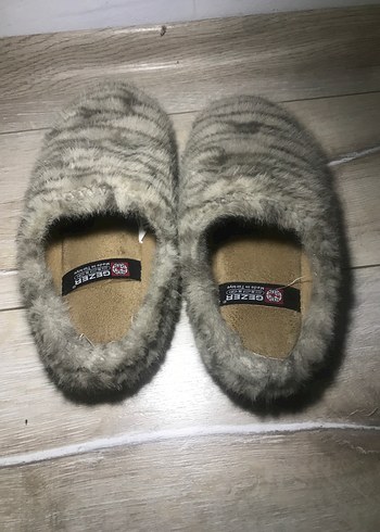 Gri Kürklü Kız Çocuk Ev Terliği - Görsel 4