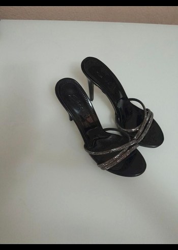 Siyah Parlak Stiletto Topuklu Kadın Abiye Ayakkabı - Görsel 3