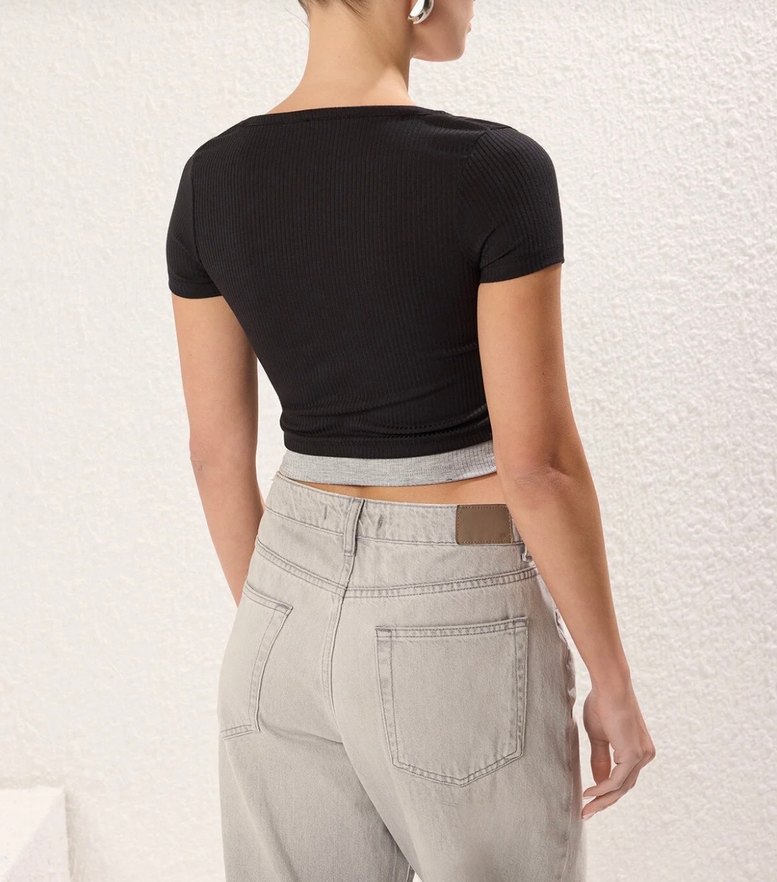 Gri V Yaka Düğmeli Kadın Crop Top - Görsel 2