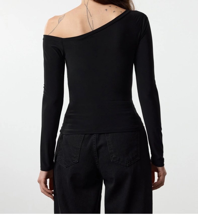 Kadın Siyah Kayık Yaka Bluz - Görsel 3