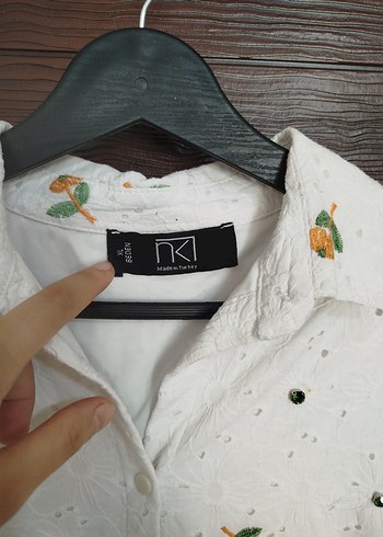 xl Beden Nakışlı Beyaz Keten Gömlek