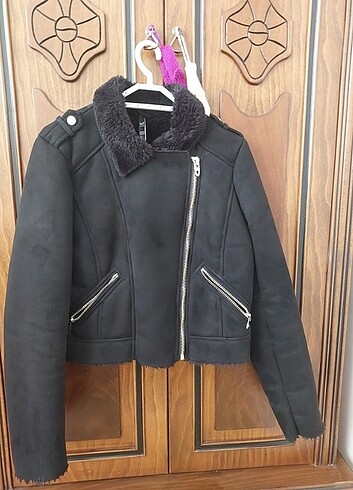 ZARA MONT 
