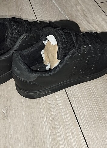 36,5 Beden Adidas ayakkabı 