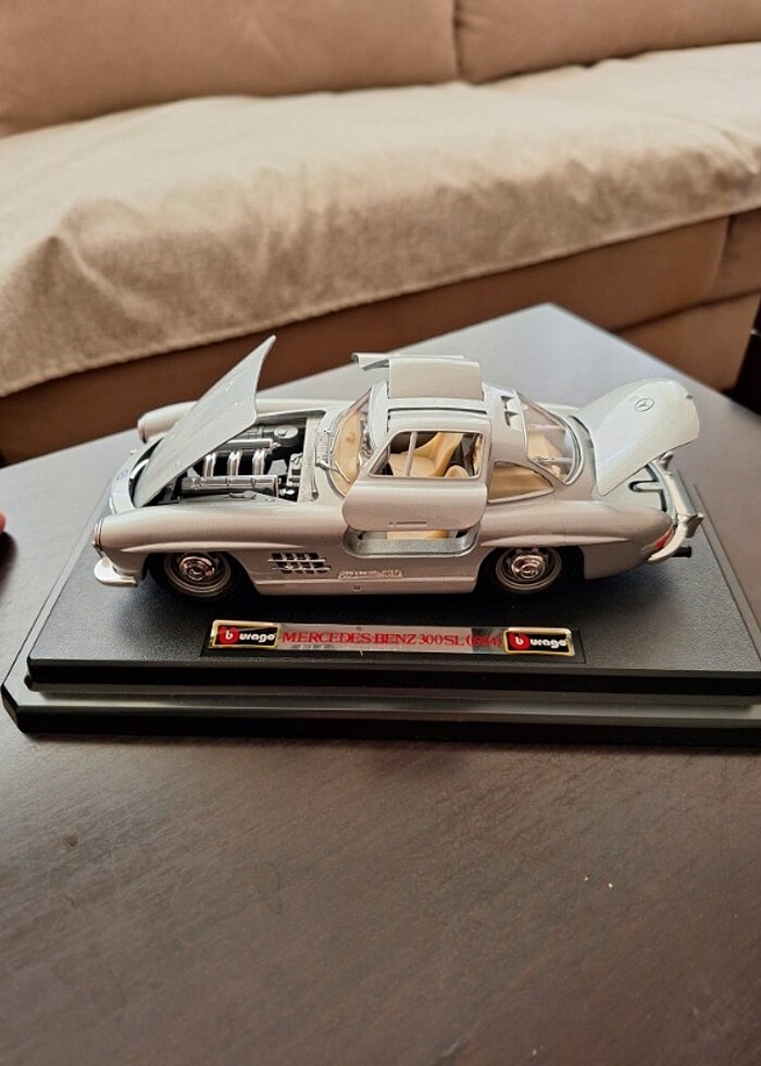 Burago mercedes benz 1:24 - Görsel 2