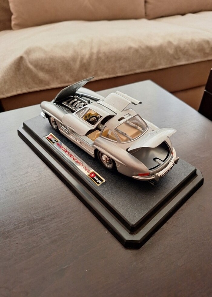 Burago mercedes benz 1:24 - Görsel 5