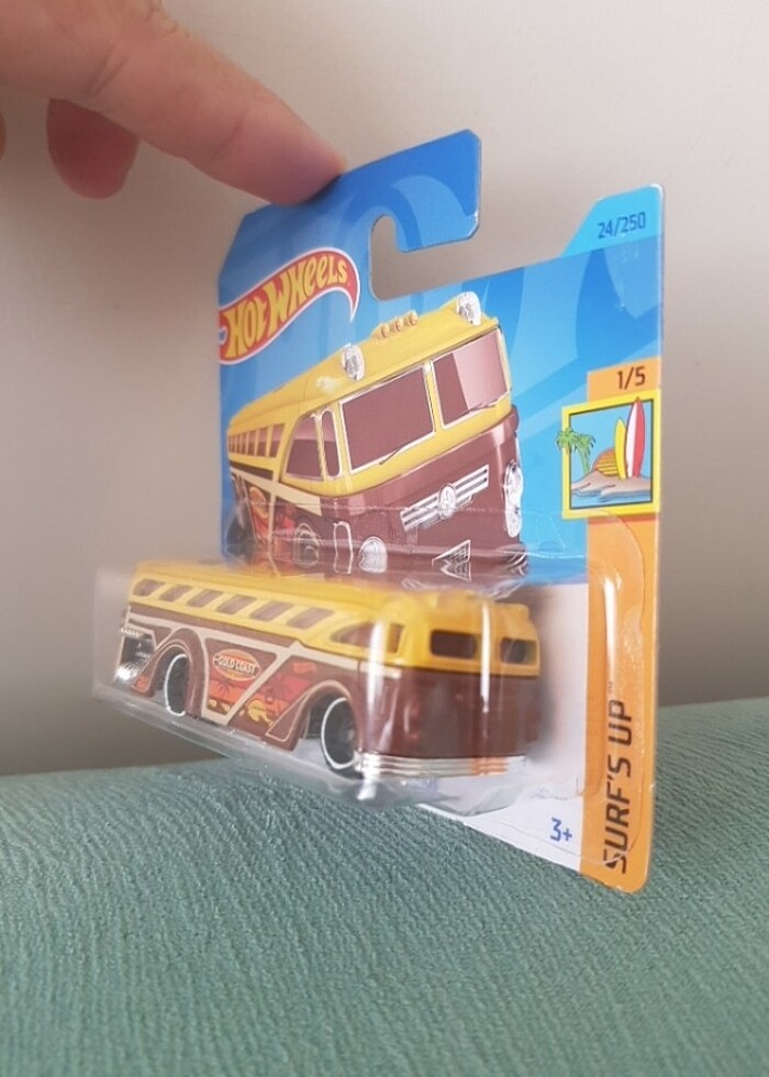 Hot wheels surfin school bus - Görsel 2