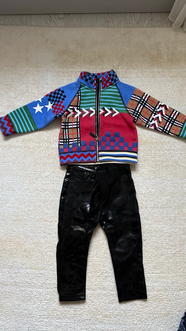 Burberry renkli Desenli Kapüşonlu Bebek Takımı - Görsel 5