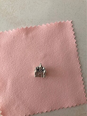 Pandora Pandora charm