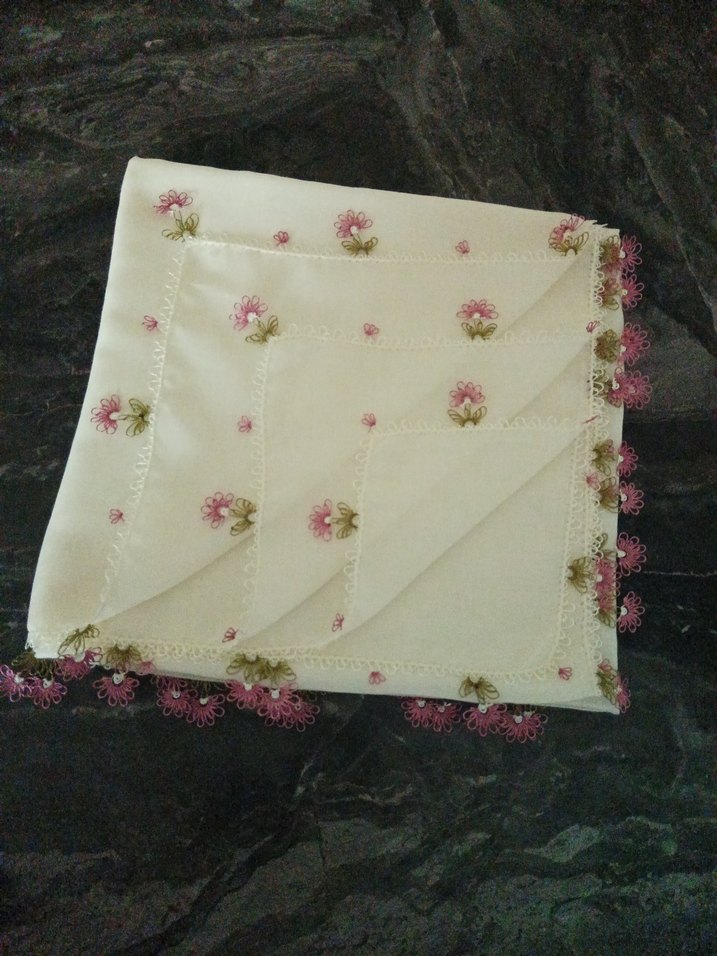 Dantel Kenarlı Beyaz Kadın Fular - Görsel 3