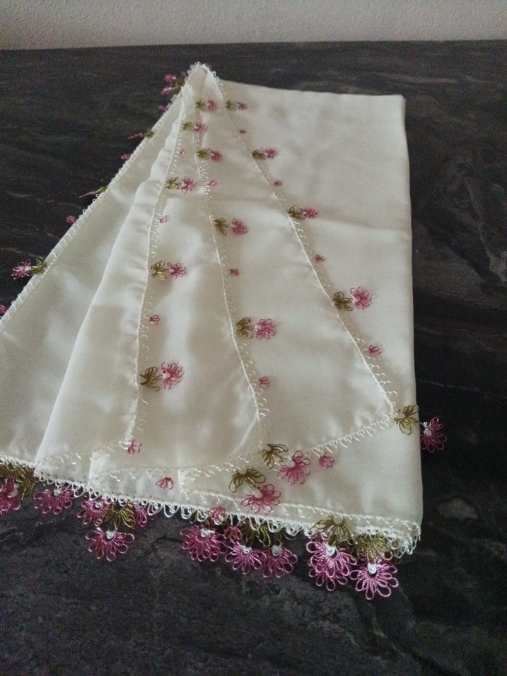 Dantel Kenarlı Beyaz Kadın Fular - Görsel 2