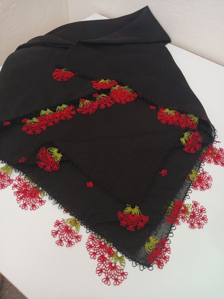 Dantel Detaylı Siyah Kadın Yazma - Görsel 2