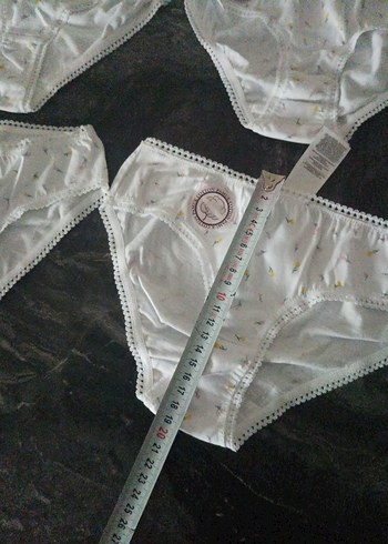 4 Yaş Beden beyaz Renk 4 adet kız çocuk iç çamaşırı