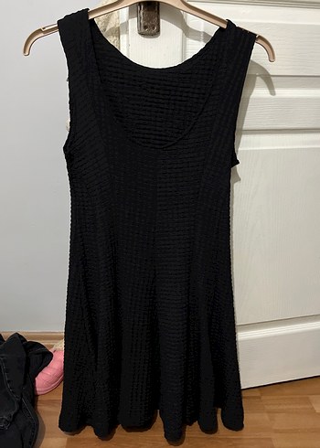 Siyah Kolsuz V Yakalı Midi Elbise - Görsel 2