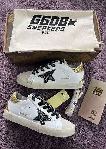 Golden Goose Deluxe Gold Black