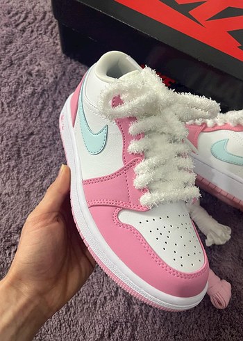 Nike Nike Air Jordan 1 Low Paw Print Pink