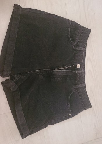 Siyah Düğmeli Mini Kot Şort