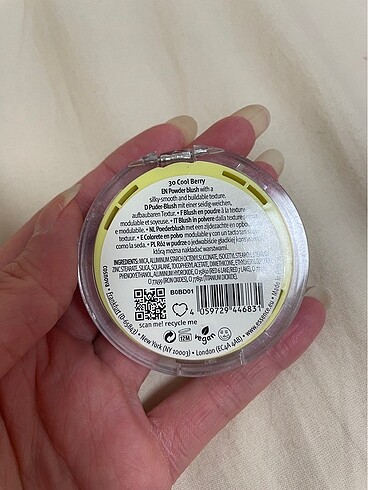 Beden Essence blush