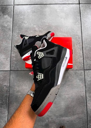 Nike Jordan 4 bred