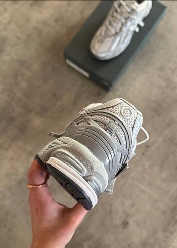 New Balance New Balance Beyaz Gri Spor Ayakkabı
