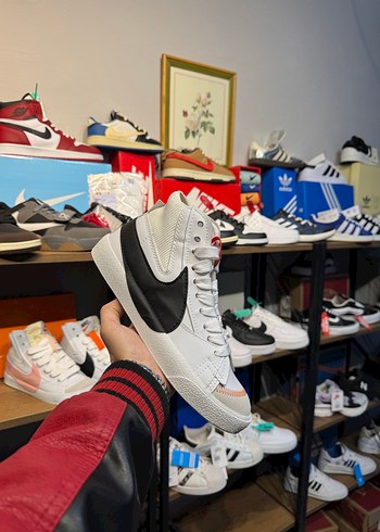 Nike Jumbo