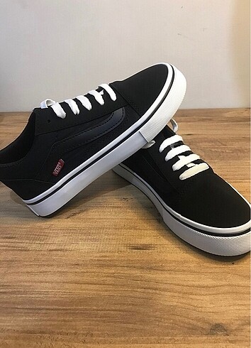 Vans siyah