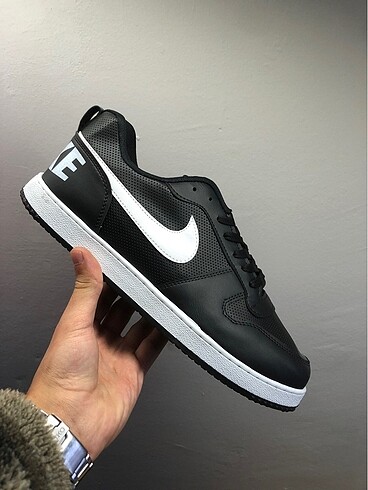 Nike Air Court