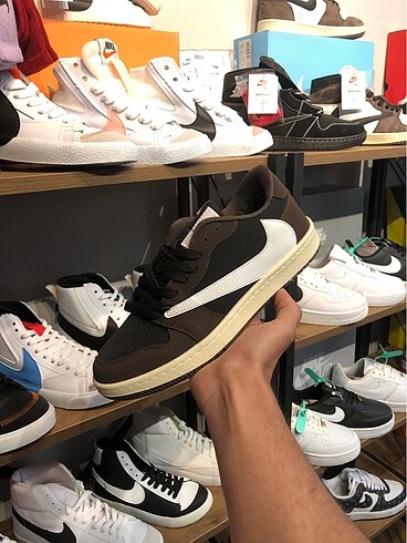 Travis Scott x Air Jordan 1 Low Dark Mocha