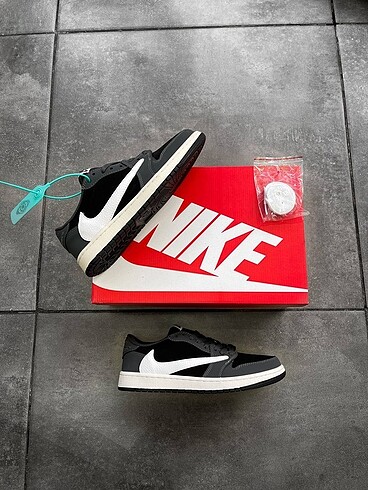 36 Beden Travis Scott x Air Jordan 1 Low OG Black/Phantom