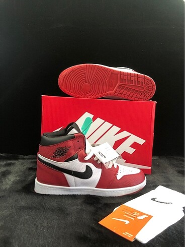 Nike Air Jordan 1 Chicago