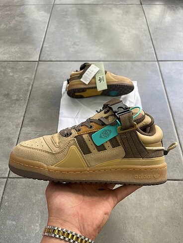 ADIDAS FORUM BAD BUNNY