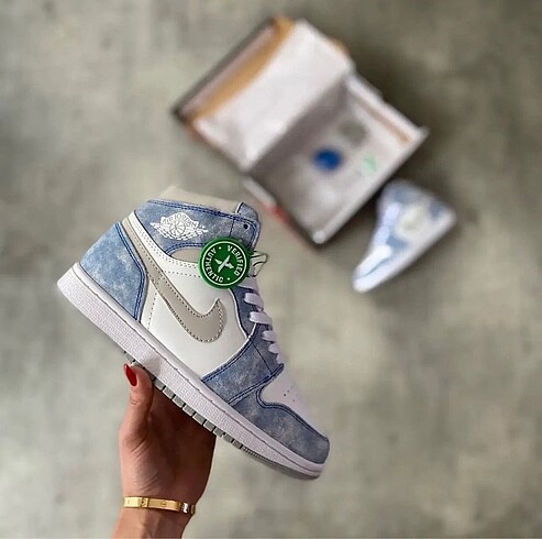 Nike Nike Air Jordan 1 Hyper Royal