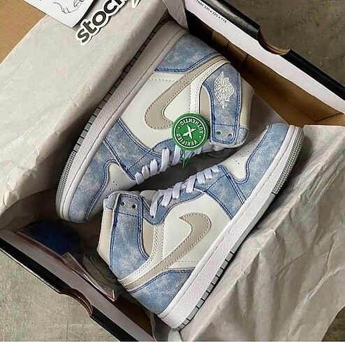 39 Beden Nike Air Jordan 1 Hyper Royal